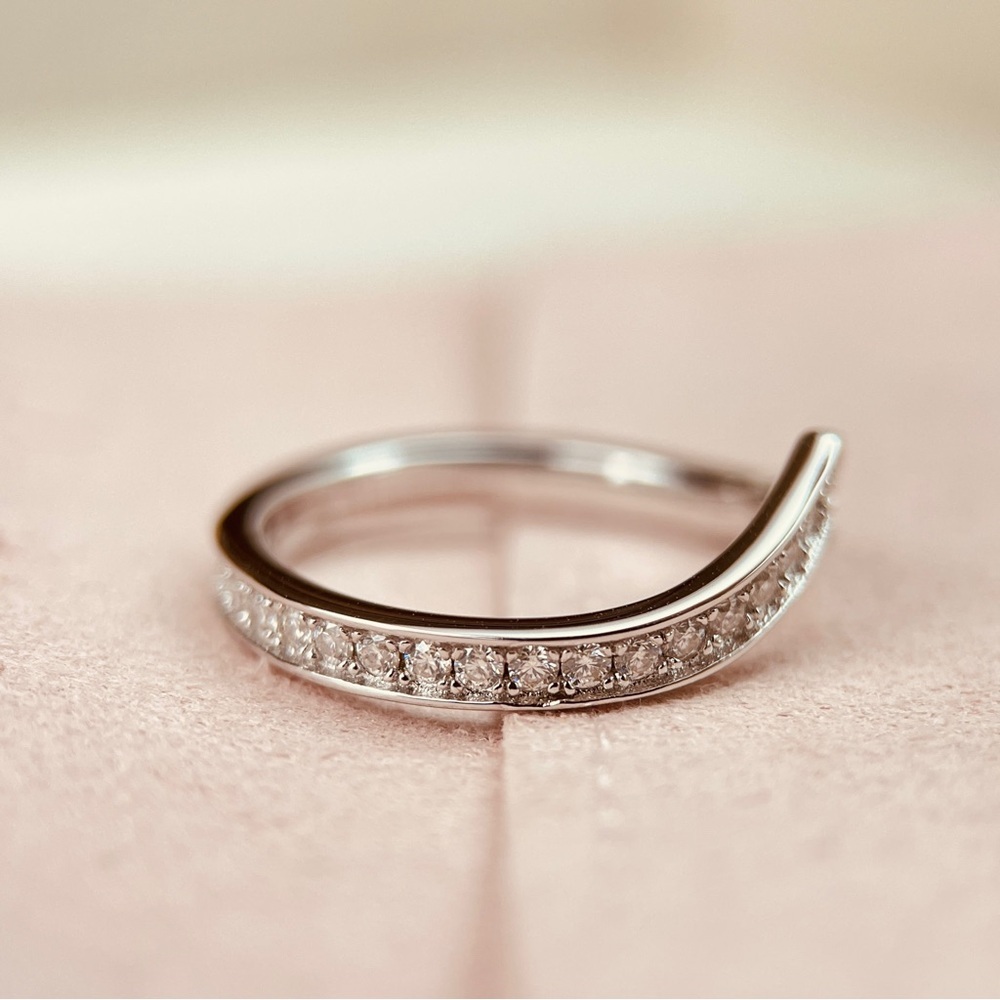 💎SALE💎0.6CTW Moissanite Curved Full Eternity Ring Band S925 with 18K Gold Plated - Picture 2 of 7